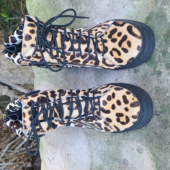Giuseppe Zanotti Leopard-Print Calf Hair Wedge Sneaker Size 39 EUC - Picture 3 of 16